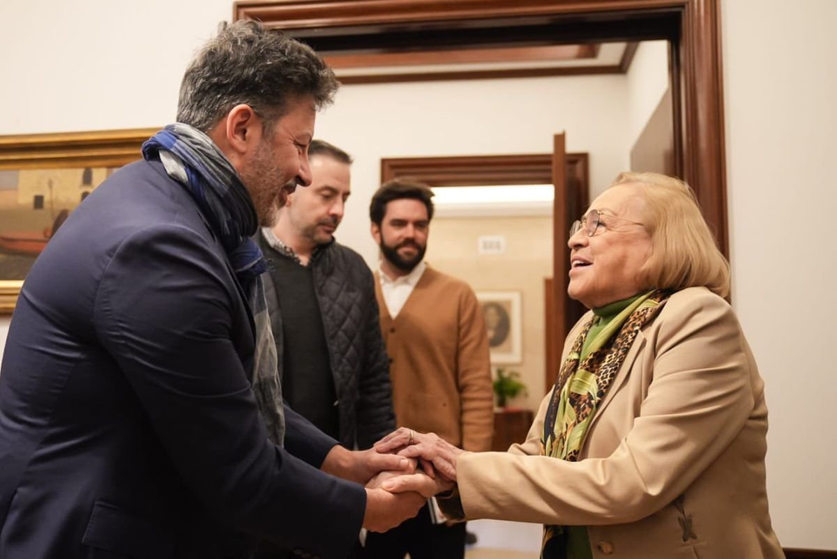 Gustavo Men&eacute;ndez y la diputada Roxana Monz&oacute;n se reunieron con la embajadora de M&eacute;xico.