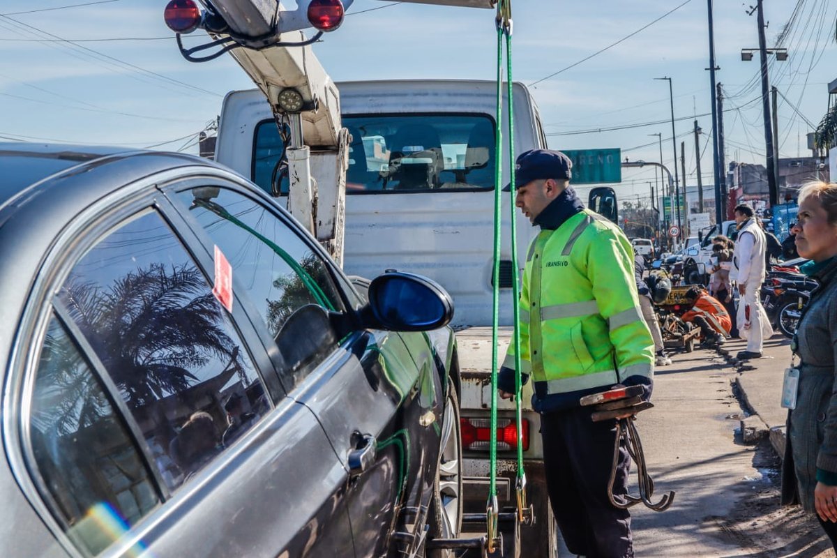Un auto secuestrado en Paso del Rey.