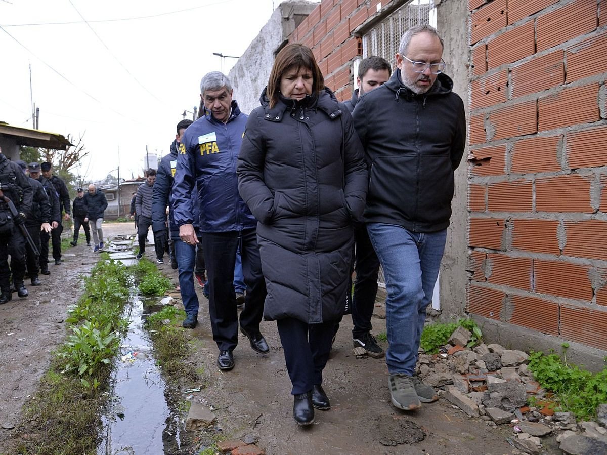 Allanamiento contra una banda dedicada al robo automotor en Tres de Febrero.