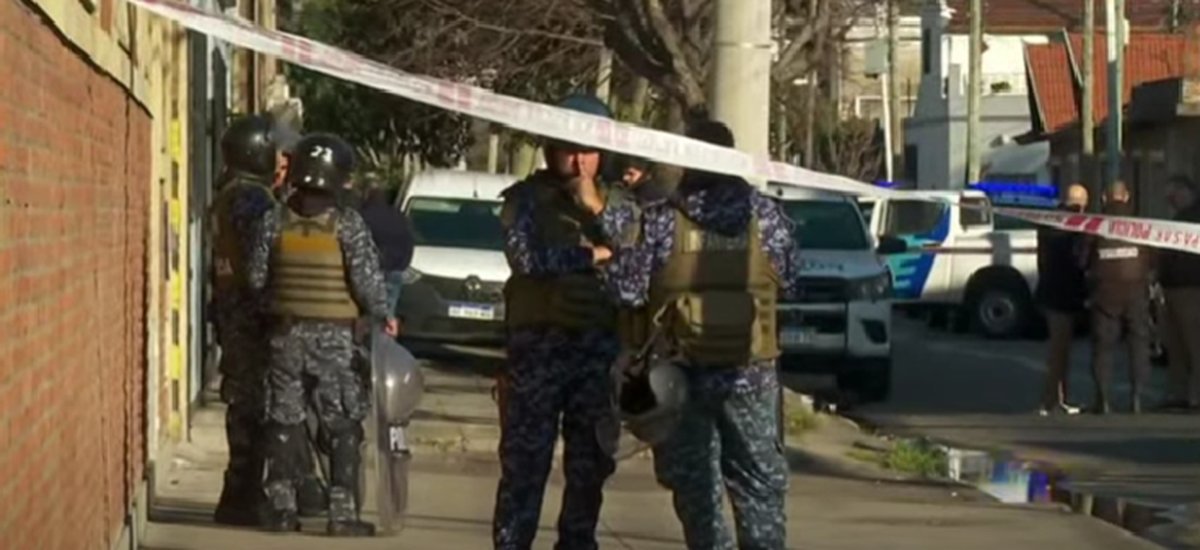 Un polic&iacute;a mat&oacute; a un ladr&oacute;n en Zona Oeste: el joven intent&oacute; robarle a un matrimonio.