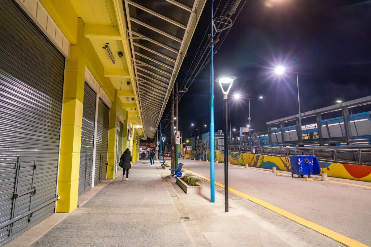 Renovaron íntegramente el centro comercial de Paso del Rey en el lado ...