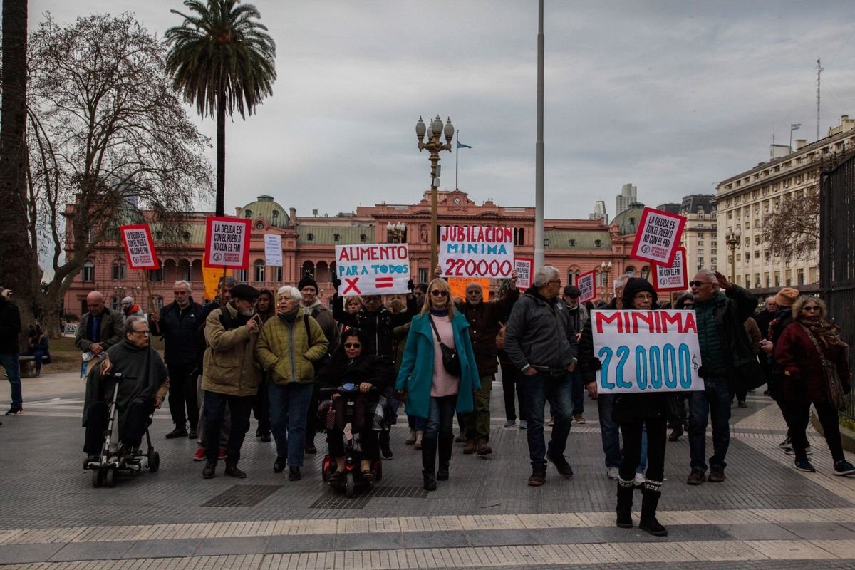 Marcha de jubilados en el Congreso.