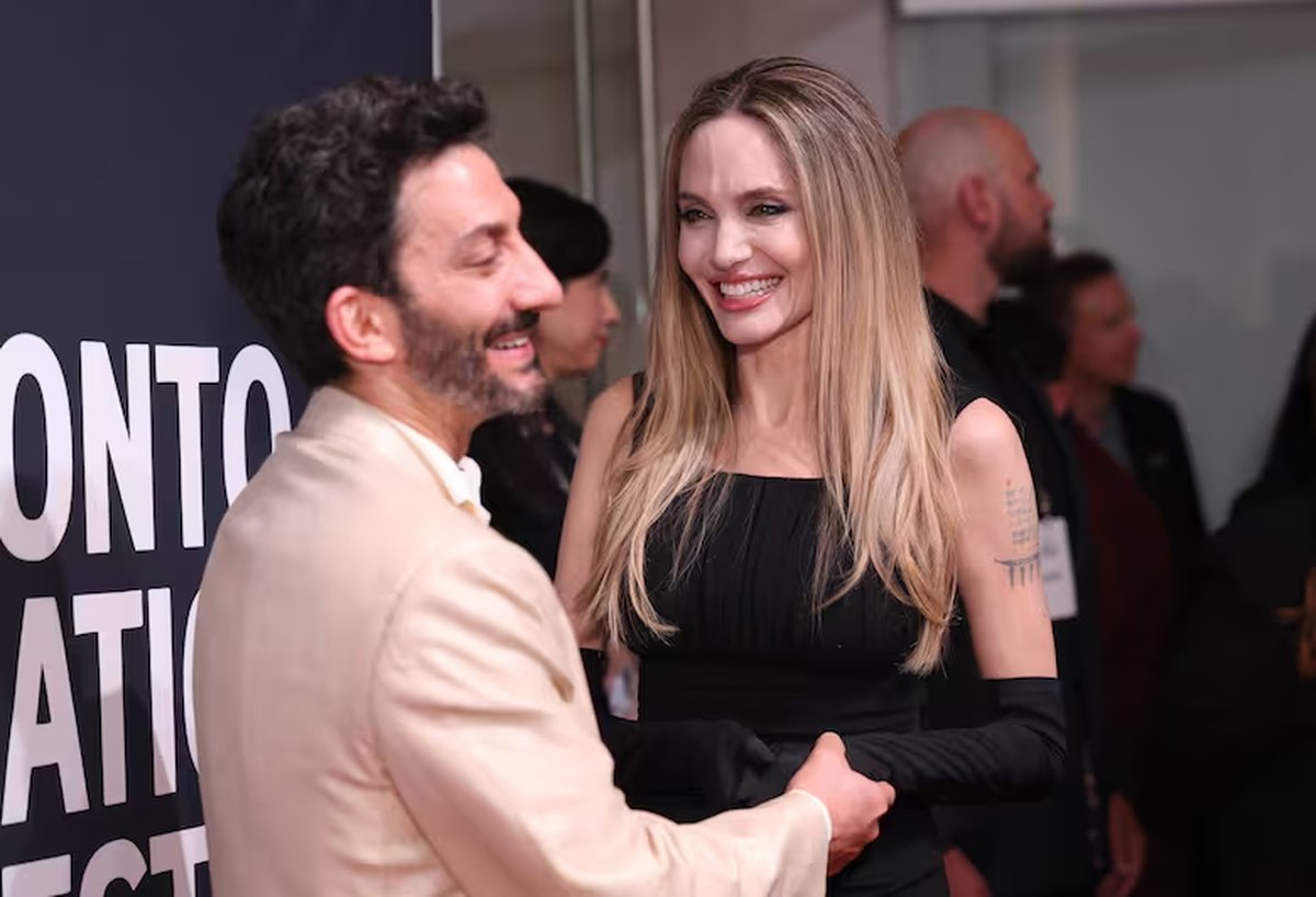 Juan Minuj&iacute;n y Angelina Jolie.