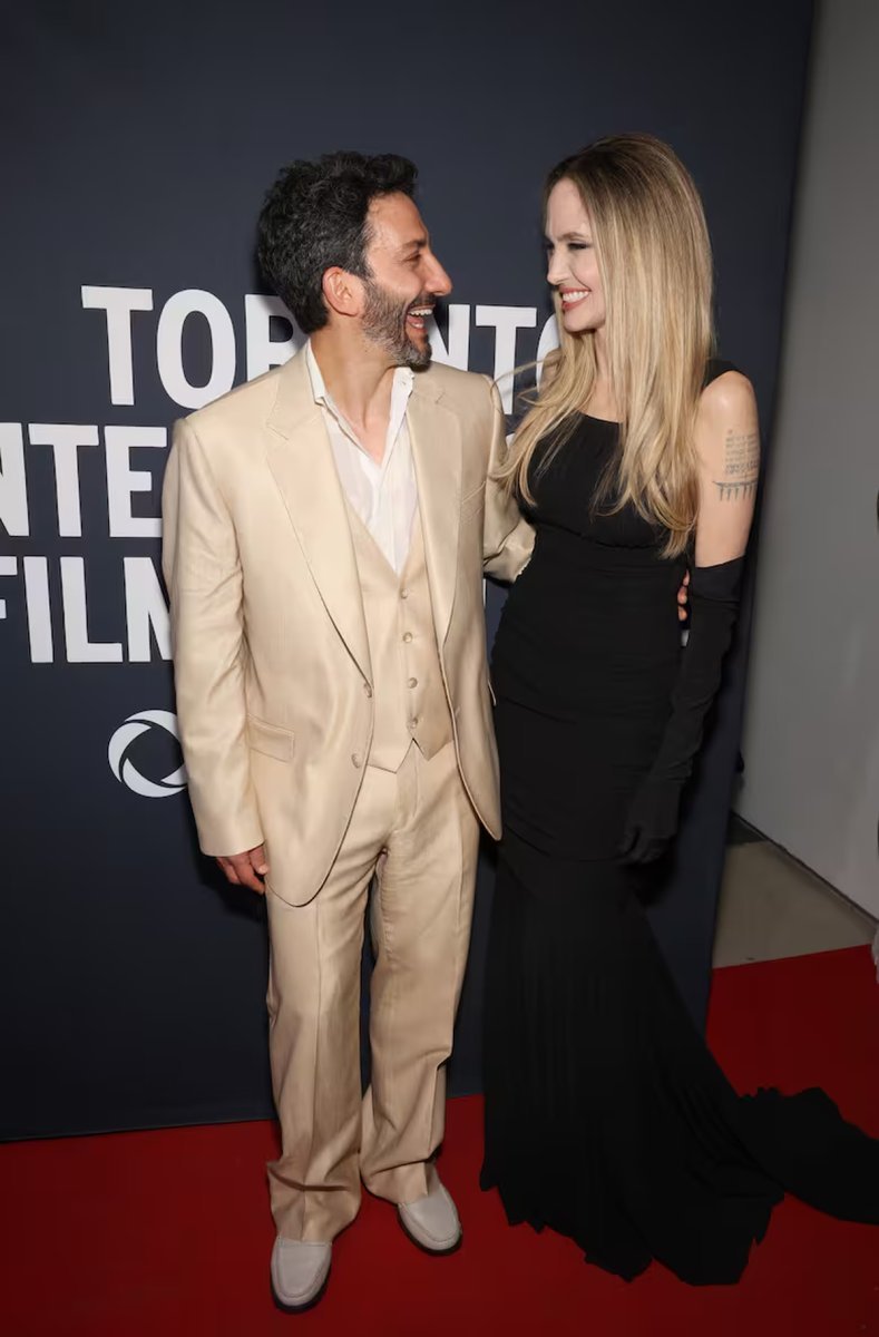 Juan Minuj&iacute;n y Angelina Jolie.