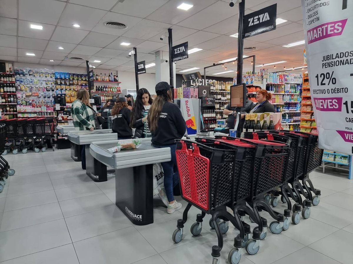 Supermercado Zeta, Mor&oacute;n.