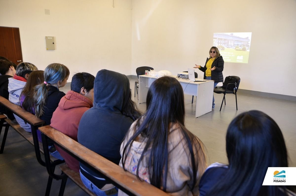 Un grupo de alumnos de Haedo visit&oacute; el Hospital Posadas.