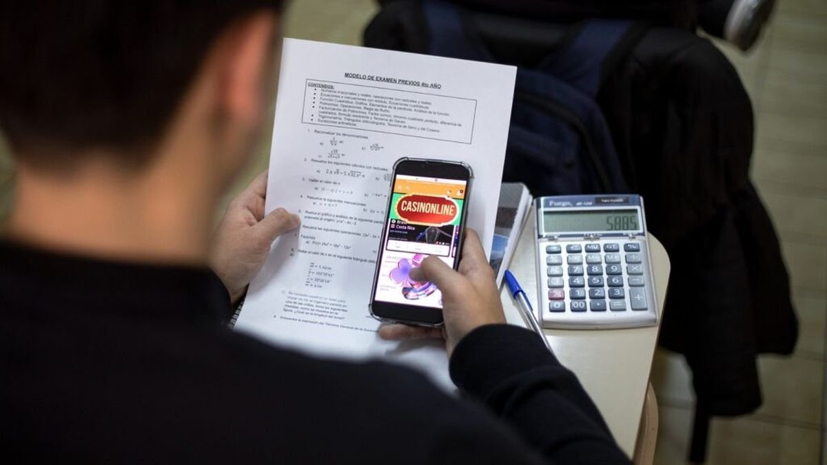 Tres de Febrero lanz&oacute; una campa&ntilde;a para prevenir el juego online.