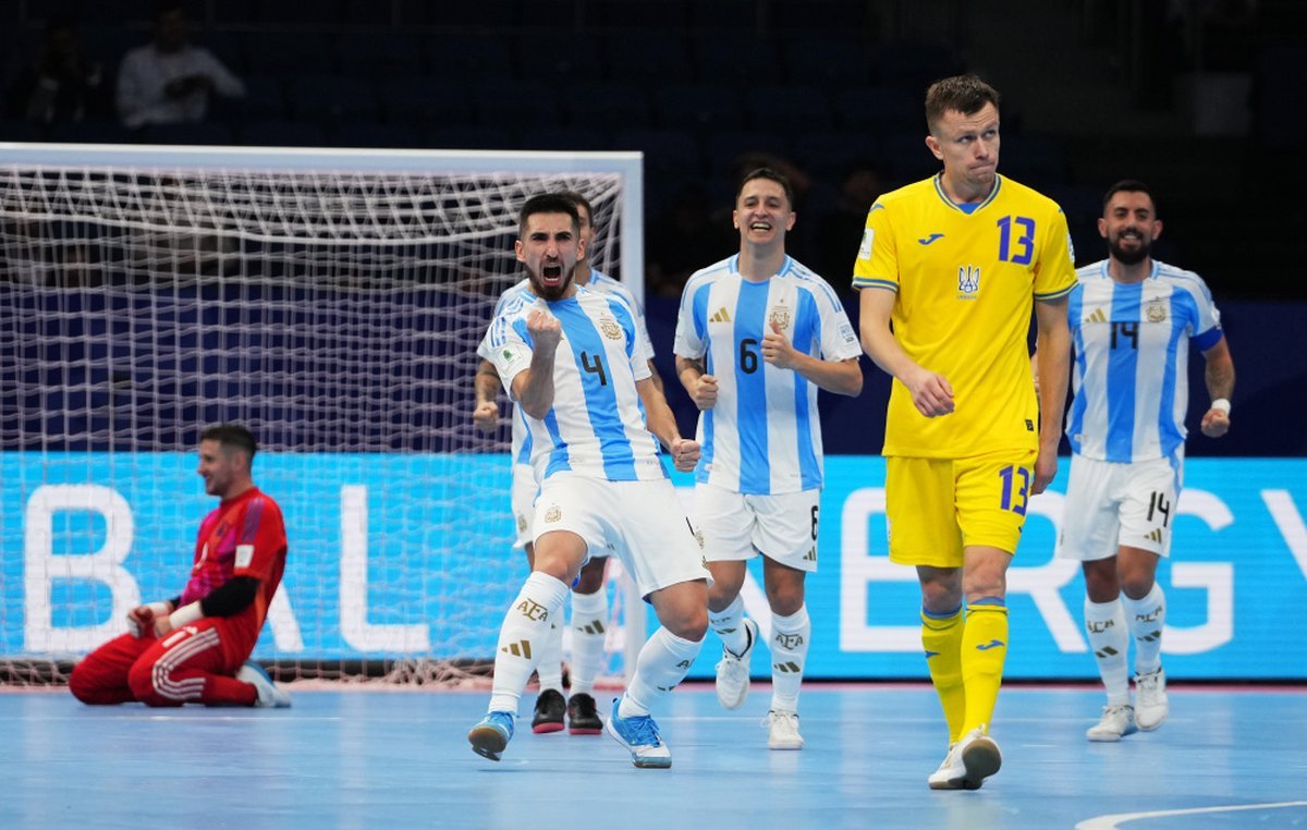 El nacido en La Tablada festejando su tanto en los cuartos de final del Mundial de futsal.