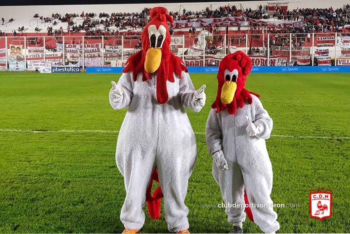 El Gallo, s&iacute;mbolo del Club Deportivo de Mor&oacute;n. Fotograf&iacute;a: Club Deportivo de Mor&oacute;n.