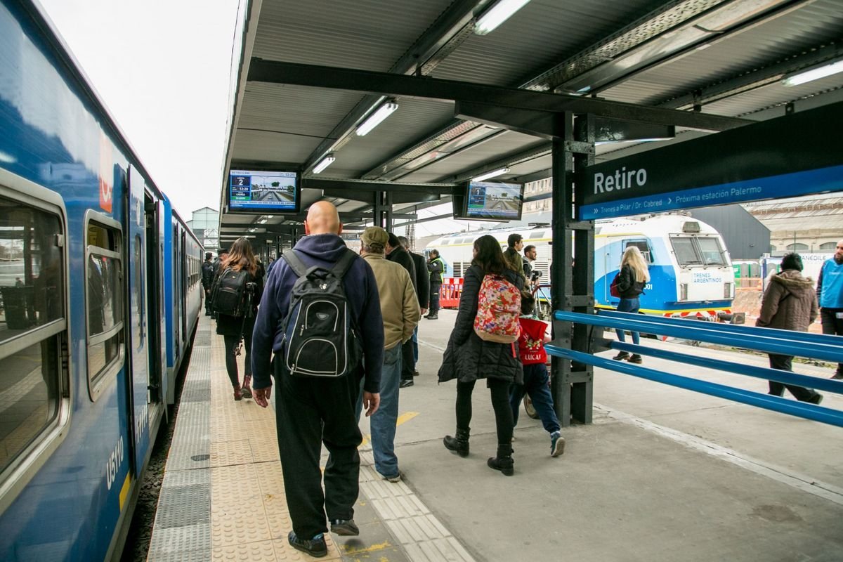 Estaci&oacute;n Retiro, una de las  estaciones m&aacute;s lindas del Tren San Mart&iacute;n seg&uacute;n la IA.