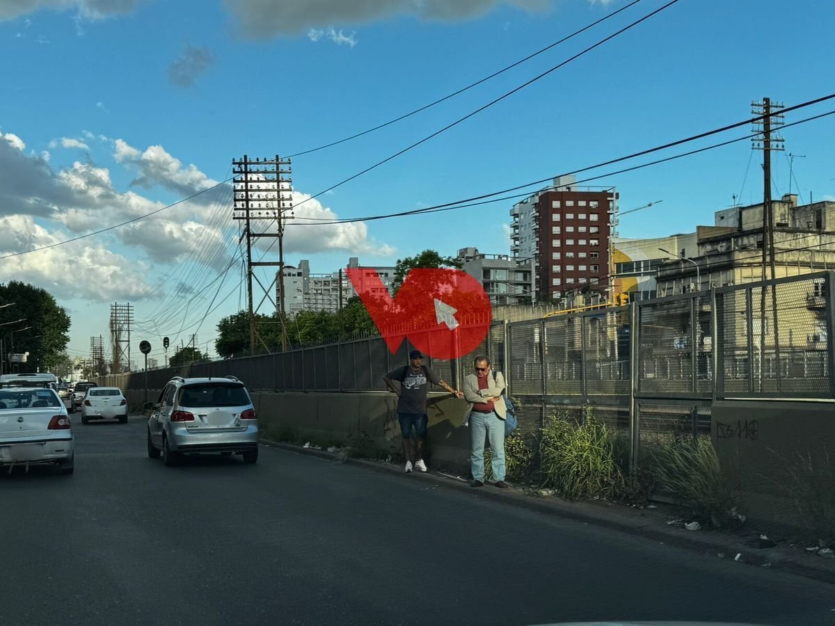 El malestar de la comunidad de Ramos Mej&iacute;a por las paradas de colectivos de calle Ardoino.