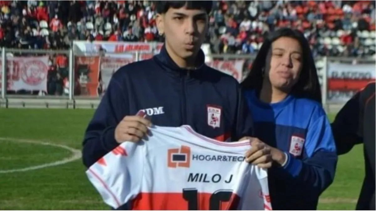Milo J el principal sponsor del Club Deportivo Mor&oacute;n.