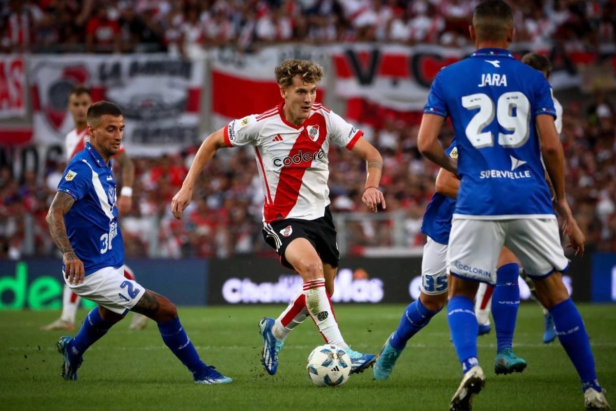 River Plate y V&eacute;lez se enfrentar&aacute;n por la Liga Profesional. Foto: Elonce.com.