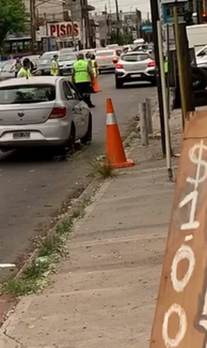 Uno de los retenes en Mor&oacute;n Sur.