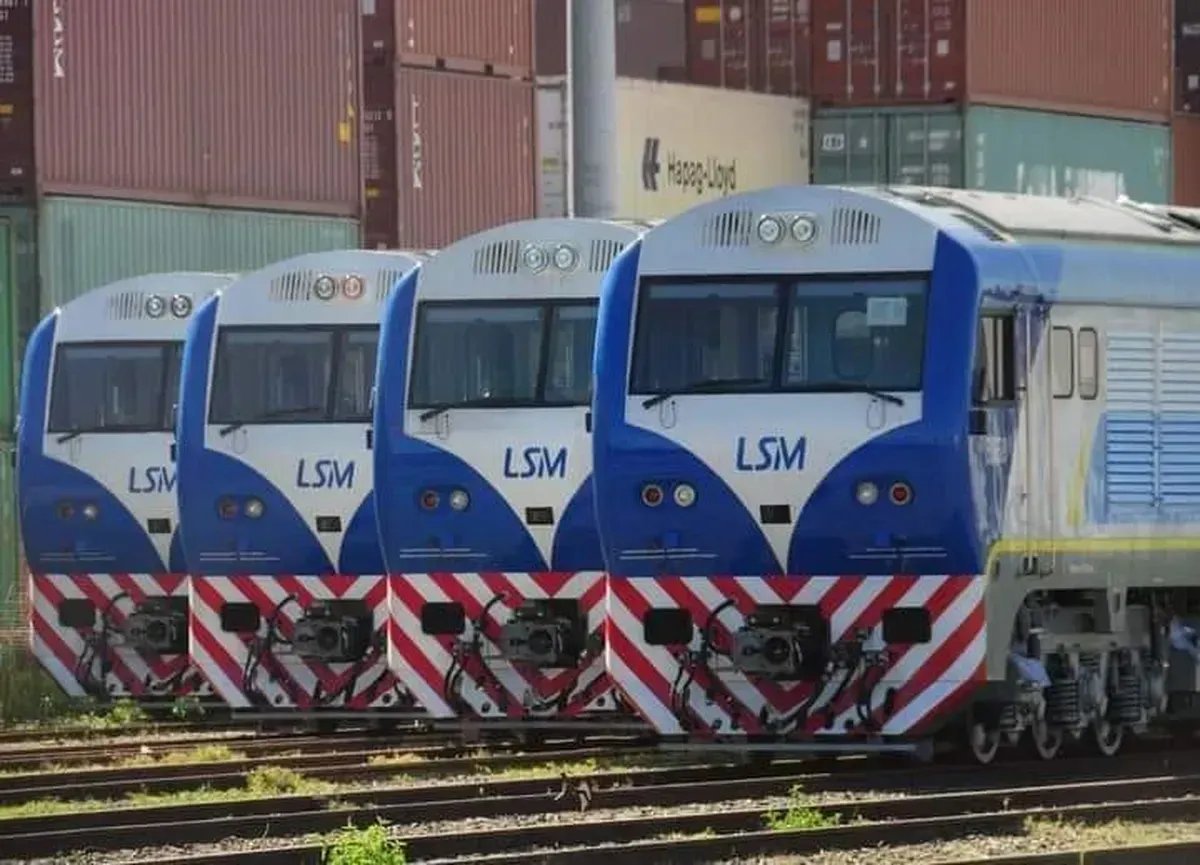 Cuatro locomotoras del Tren San Mart&iacute;n.