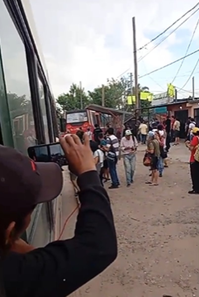 Tragedia en Moreno: un colectivo atropell&oacute; a cuatro personas y una mujer falleci&oacute;.