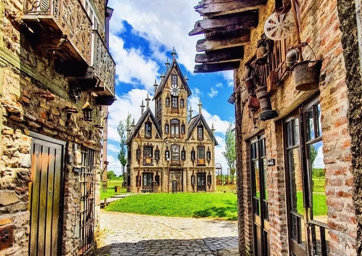 Campanopolis, Gonz&aacute;lez Cat&aacute;n partido de La Matanza.