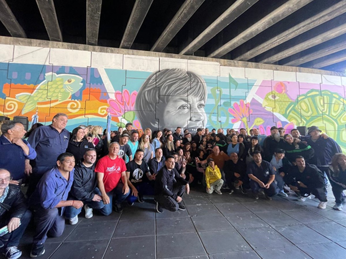 El nuevo mural de Walsh en Villa Sarmiento.