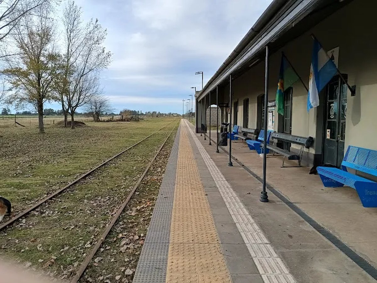 La estaci&oacute;n Zapiola del ramal Merlo-Lobos del Tren Sarmiento.