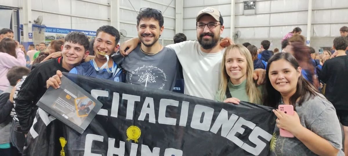 Ulises de oro: la historia del alumno que gan&oacute; en los Juegos Bonaerenses con su escultura.