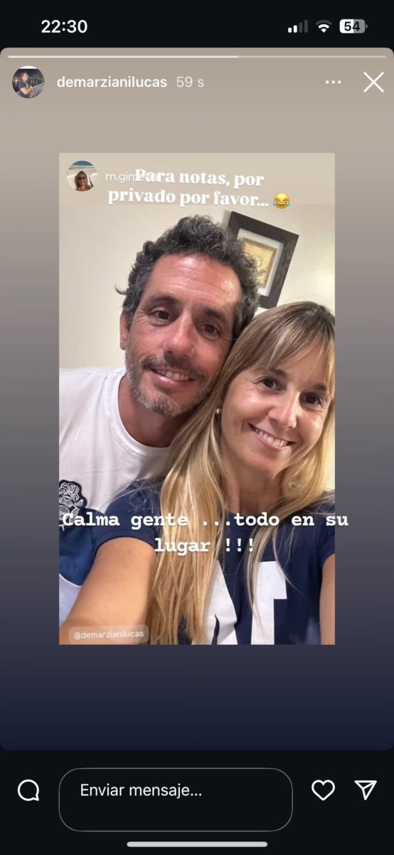 La pareja que se volvi&oacute; viral en un partido de f&uacute;tbol. Foto: Captura.