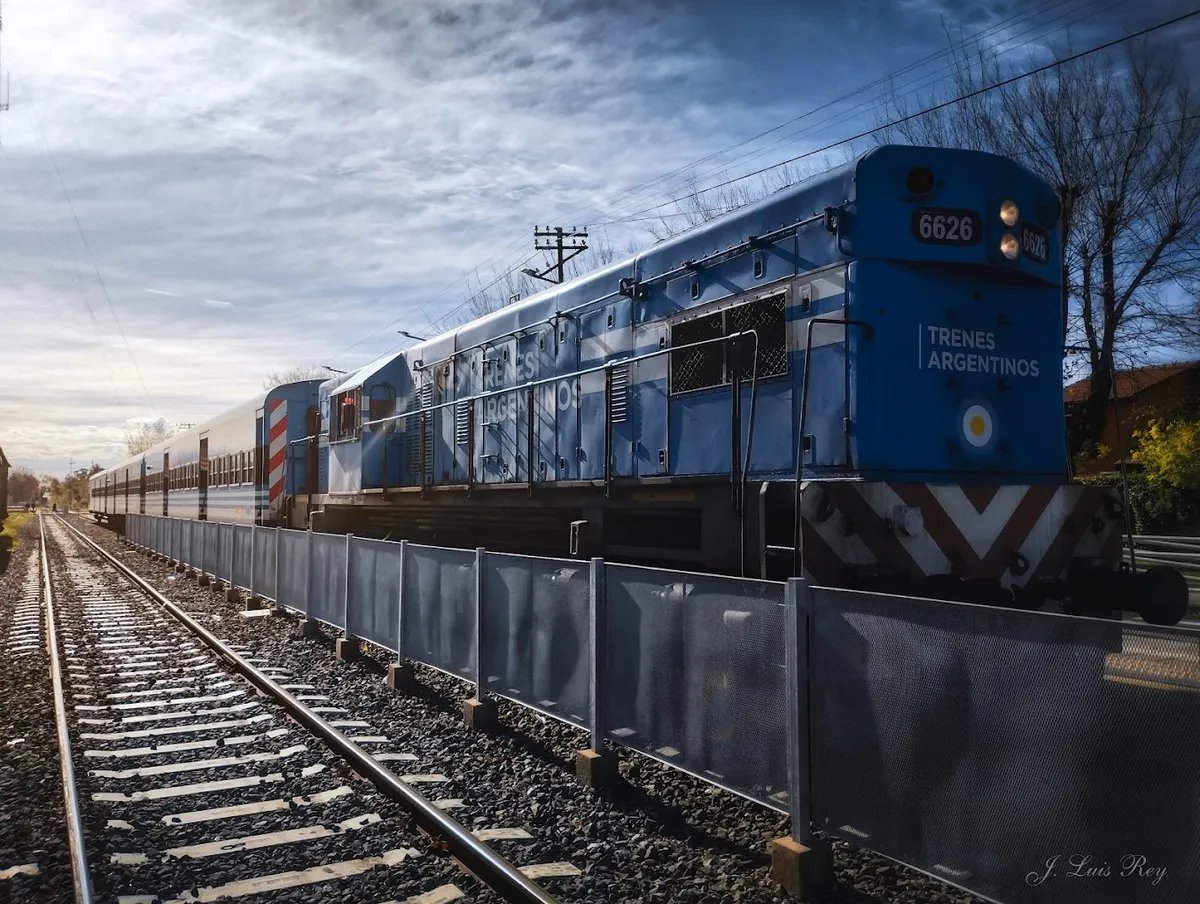 Una formaci&oacute;n del ramal Merlo-Lobos del Tren Sarmiento.