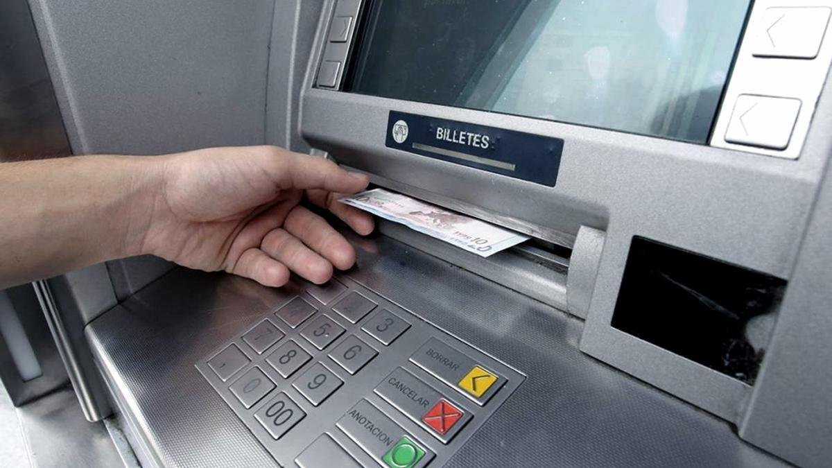 Los bancos anunciaron que cambi&oacute; el l&iacute;mite de extracci&oacute;n de efectivo en los cajeros autom&aacute;ticos.