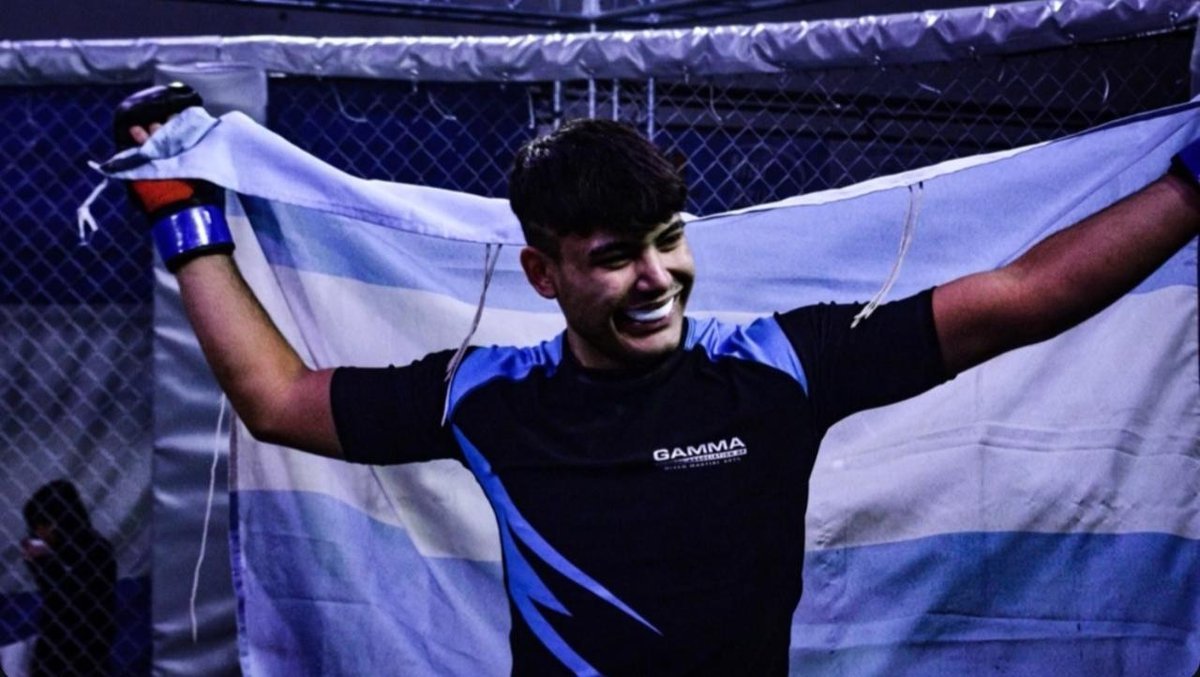 Enzo Vicente se convirti&oacute; en campe&oacute;n mundial de MMA y puso a Argentina en lo m&aacute;s alto del podio. Foto: Agenfor.