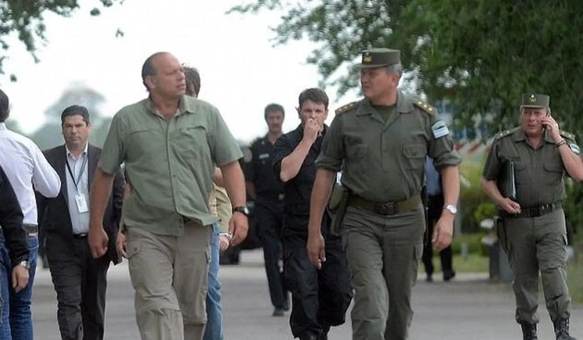 Berni pidi&oacute; el regreso del servicio militar obligatorio.