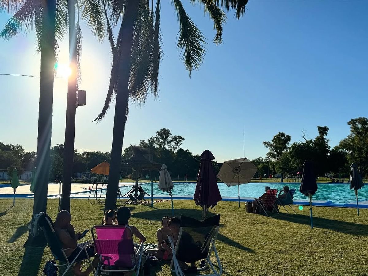 Fin de semana al aire libre en el Oeste: piletas, reservas y plazas para visitar.