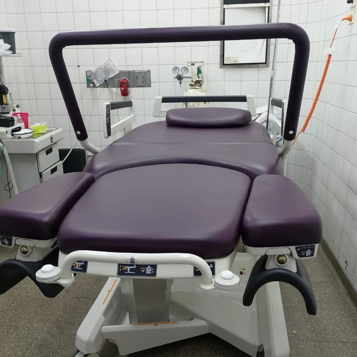 Una de las nuevas camas de parto del Hospital Equiza de Gonz&aacute;lez Cat&aacute;n.