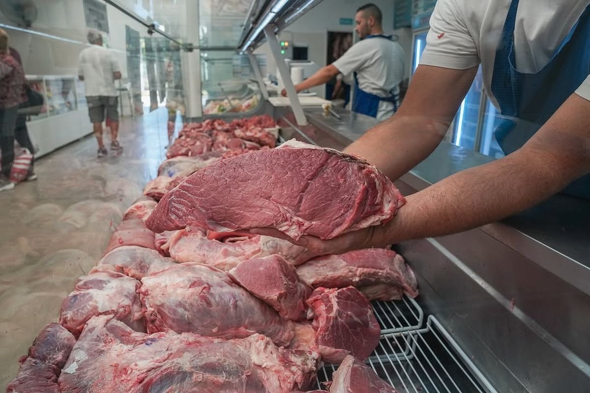 El Mercado de Ituzaing&oacute; arm&oacute; una canasta b&aacute;sica por $20.000: qu&eacute; productos contiene.