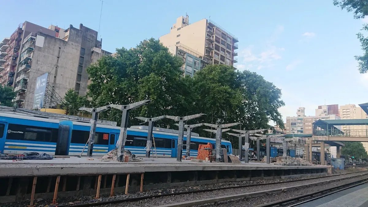 La obra de la estaci&oacute;n Ramos Mej&iacute;a sin terminar.
