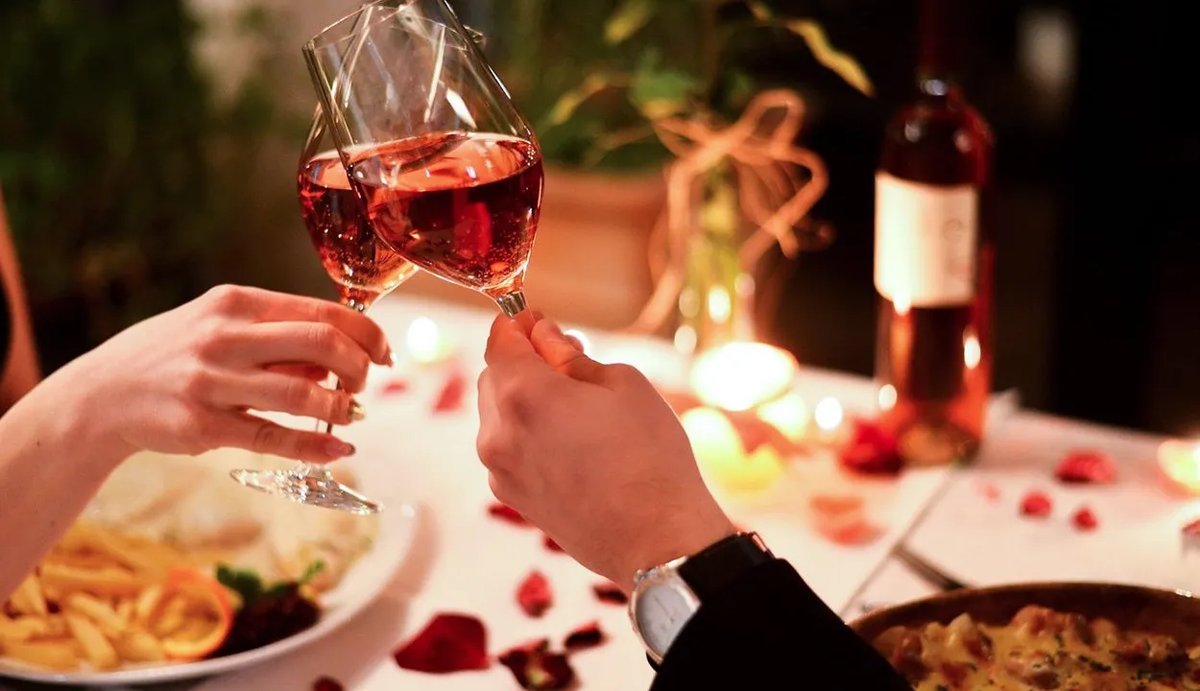 San Valent&iacute;n en el Oeste: todos los comercios que ofrecer&aacute;n descuentos.