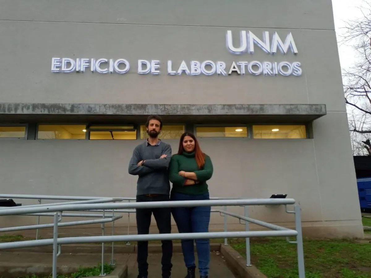 Dos de los cient&iacute;ficos de la Universidad de Moreno que participan de la investigaci&oacute;n.