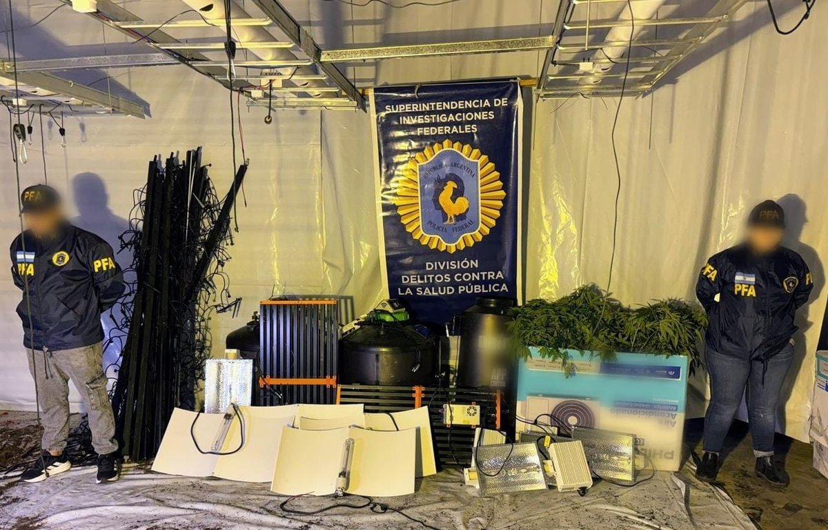 Parte de los elementos secuestrados en San Miguel y Santos Lugares.