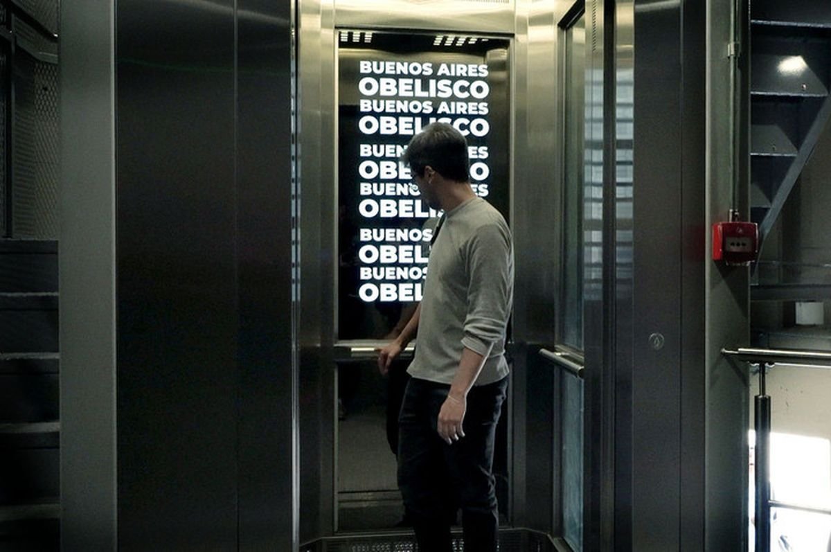Culmin&oacute; la obra de la f&aacute;brica de Laferrere y ahora el Obelisco cuenta con un ascensor.
