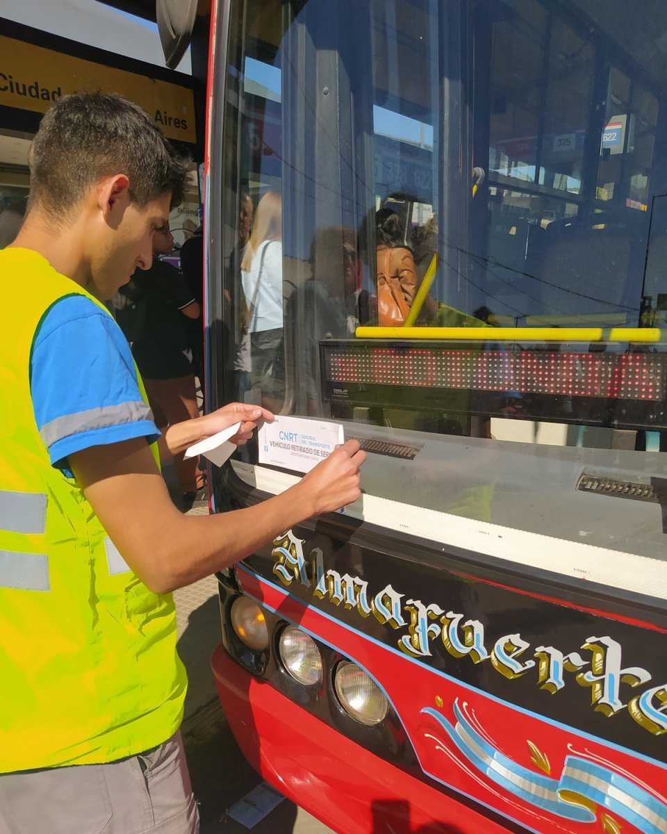 El colectivo de San Justo retirado de servicio.