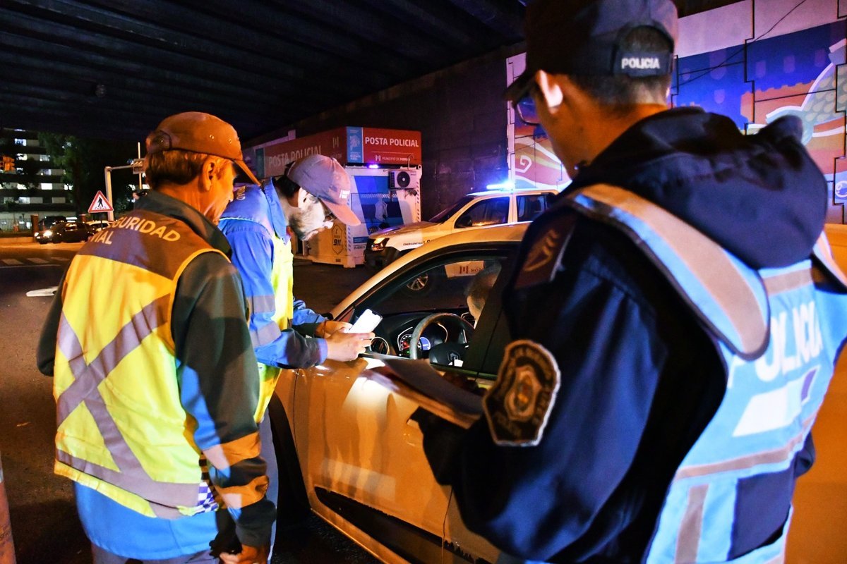 Uno de los controles realizados en Villa Sarmiento.