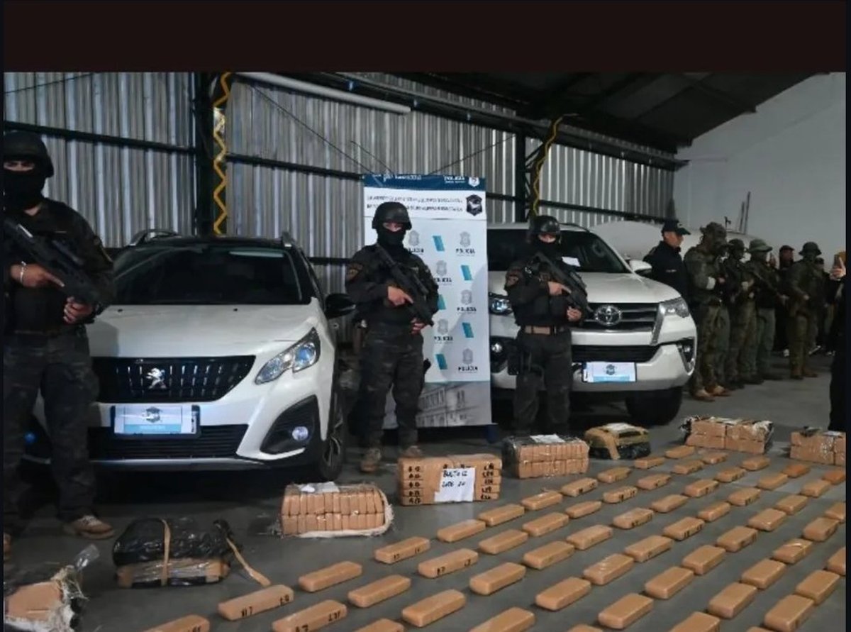 Parte de la droga encontrada en La Matanza y Mor&oacute;n.