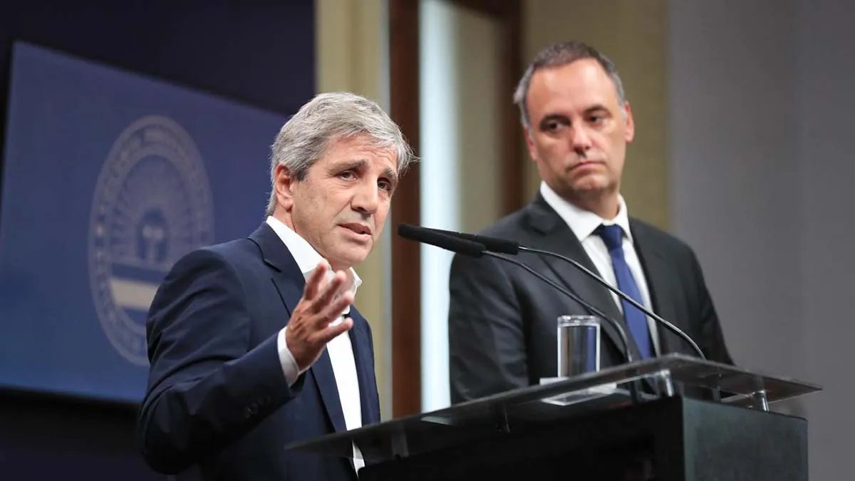 El Gobierno anunci&oacute; diferentes medidas para los "d&oacute;lares en el colch&oacute;n".