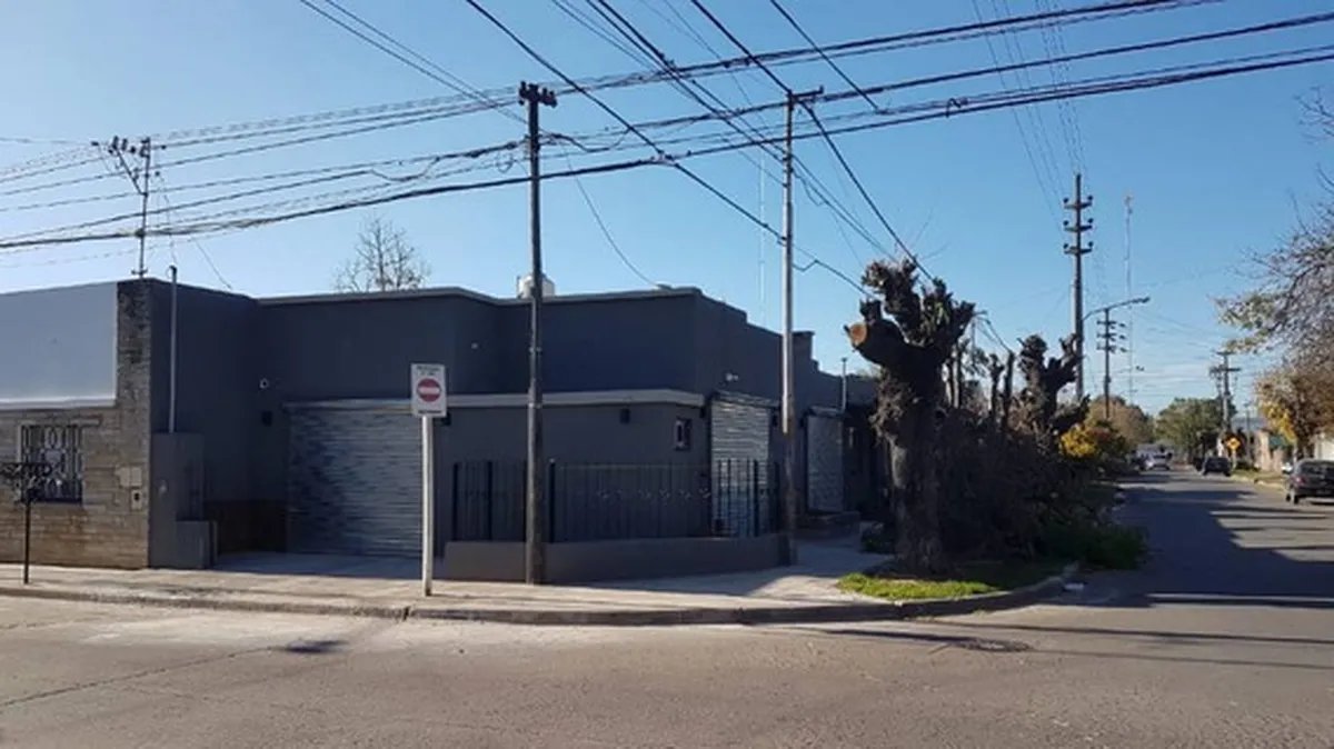 Una esquina del barrio Sarmiento de Virrey del Pino.