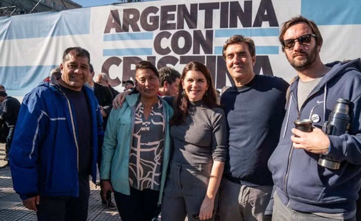 L&iacute;deres pol&iacute;ticos del Oeste presentes en la marcha en respaldo a Cristina Fern&aacute;ndez