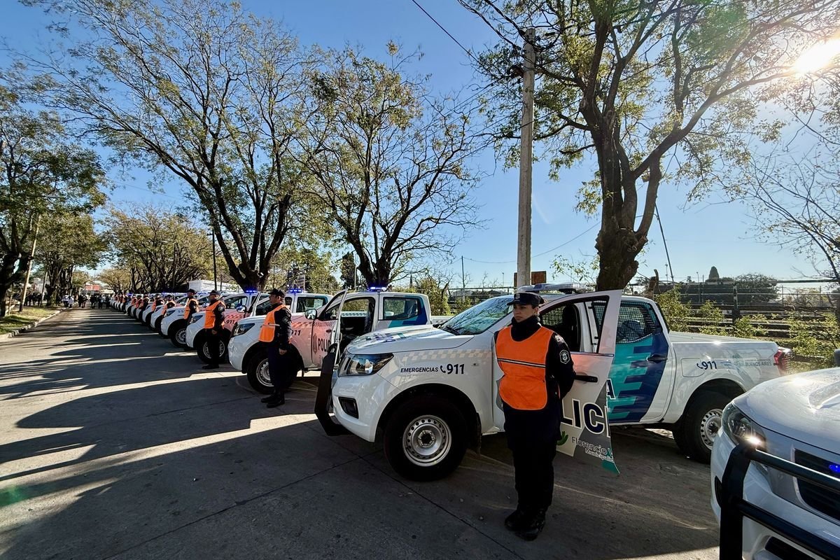 Seguridad en la Provincia: en Florencio Varela, Axel Kicillof entreg&oacute; patrulleros y motos.