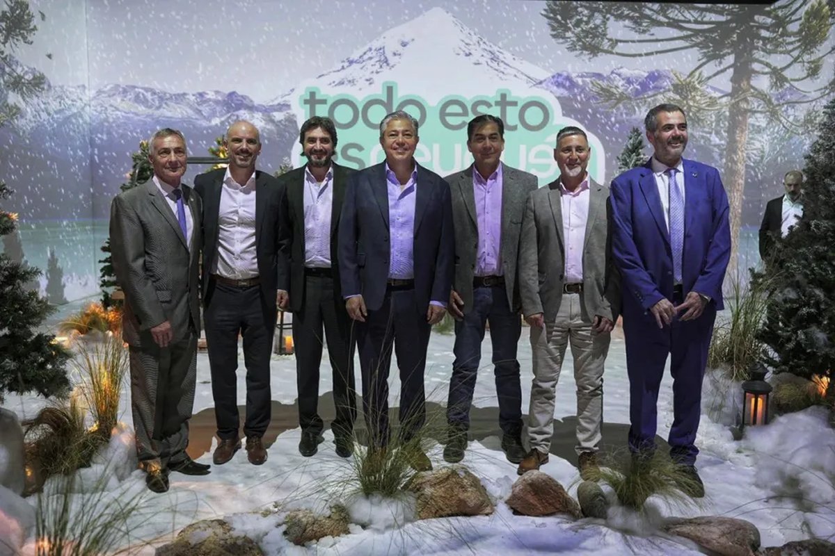 En Buenos Aires, Neuqu&eacute;n present&oacute; su temporada invernal con San Mart&iacute;n como protagonista.