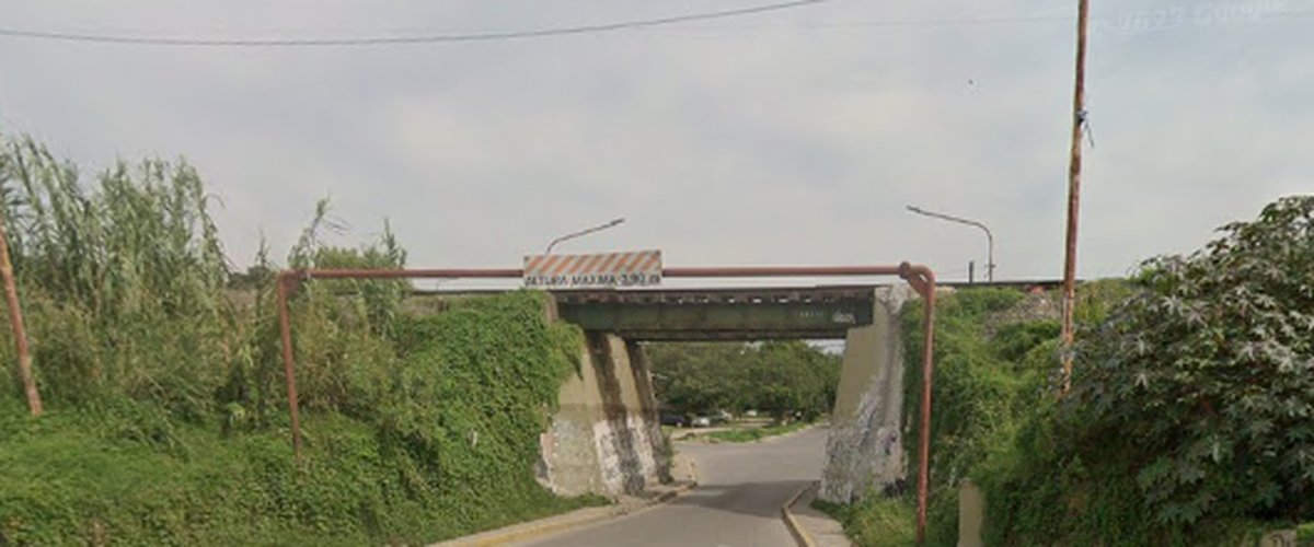 Puente del Belgrano Sur en la calle Londres/Danubio de Isidro Casanova.