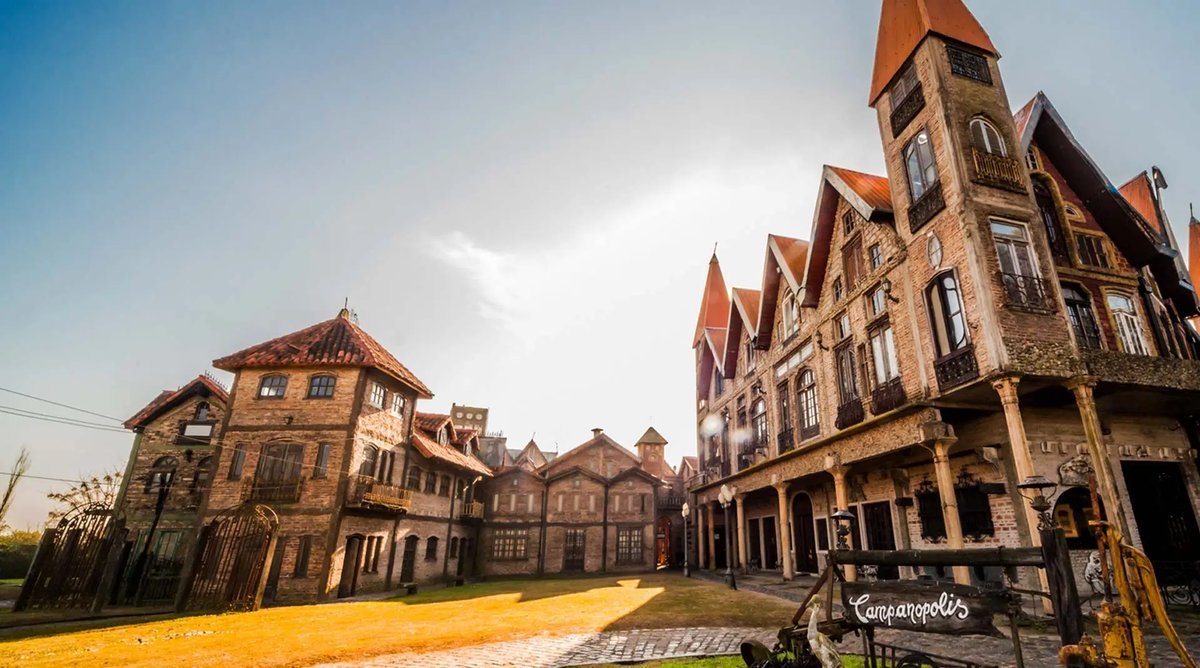 Vacaciones de invierno en Campan&oacute;polis, la aldea medieval de zona oeste