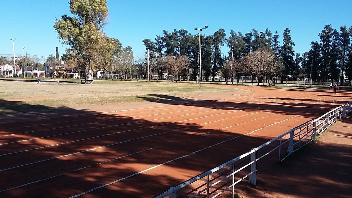 Tragedia en el Polideportivo Gorki Grana: un joven de 19 a&ntilde;os falleci&oacute; mientras jugaba al f&uacute;tbol.
