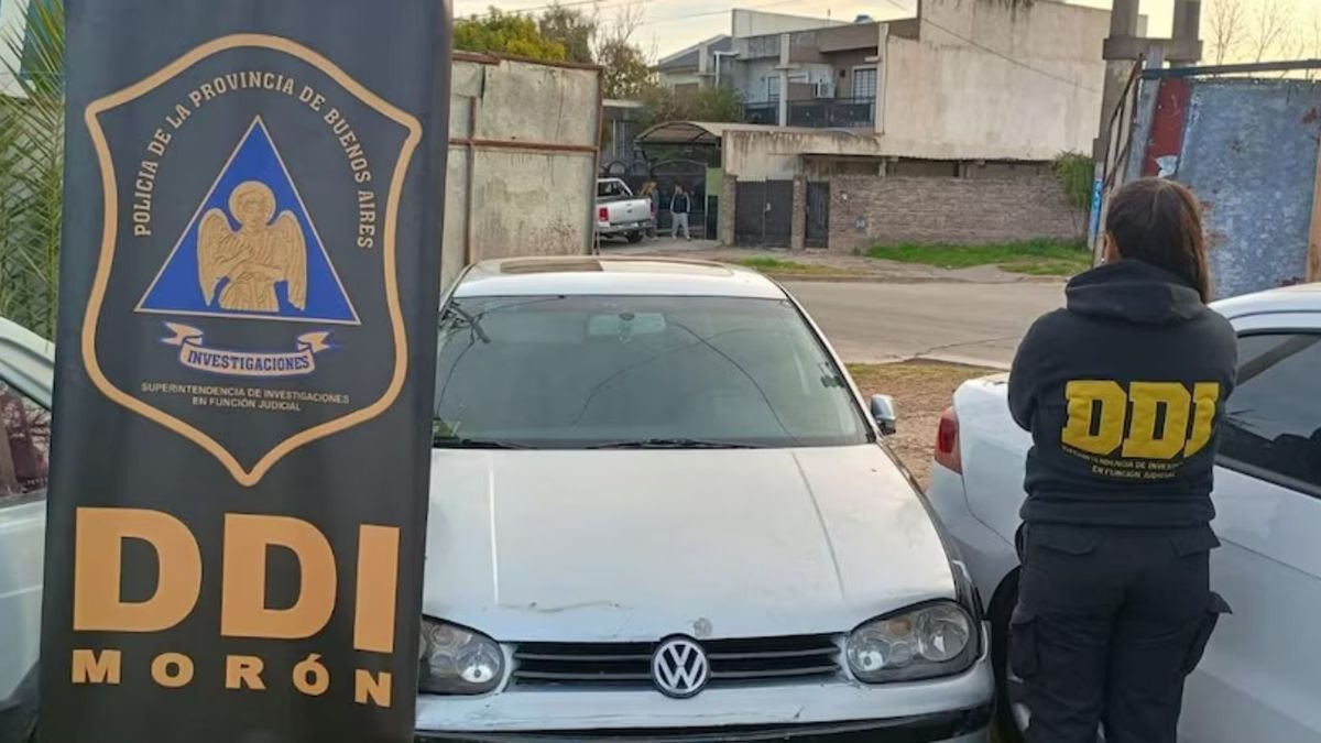 Mor&oacute;n: auto recuperado en operativo policial