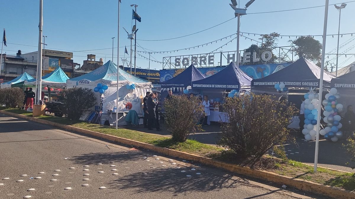 Fuerzas de la polic&iacute;a bonaerense celebran el d&iacute;a del ni&ntilde;o en San Justo
